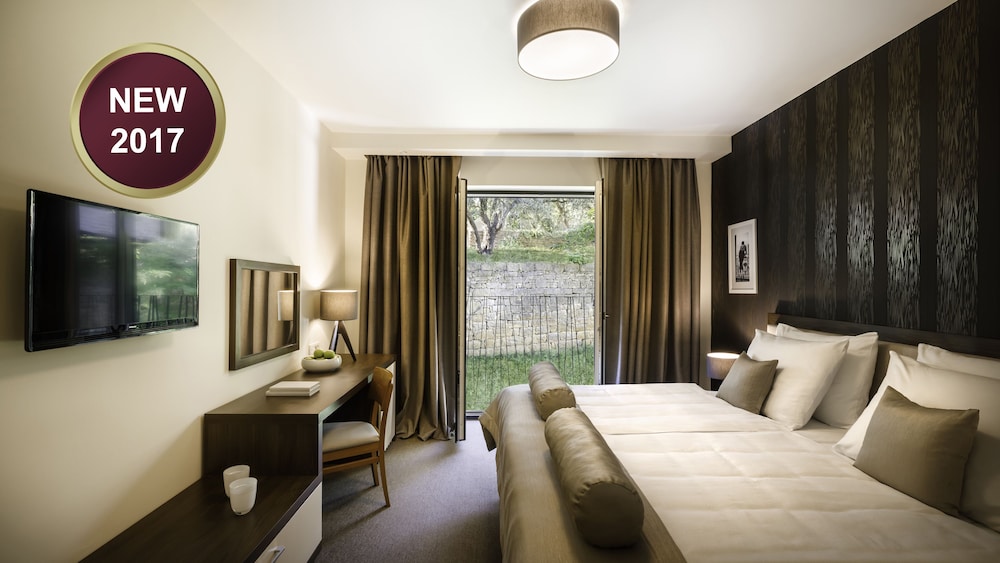 Standard Twin Room, Park View - Photo 3