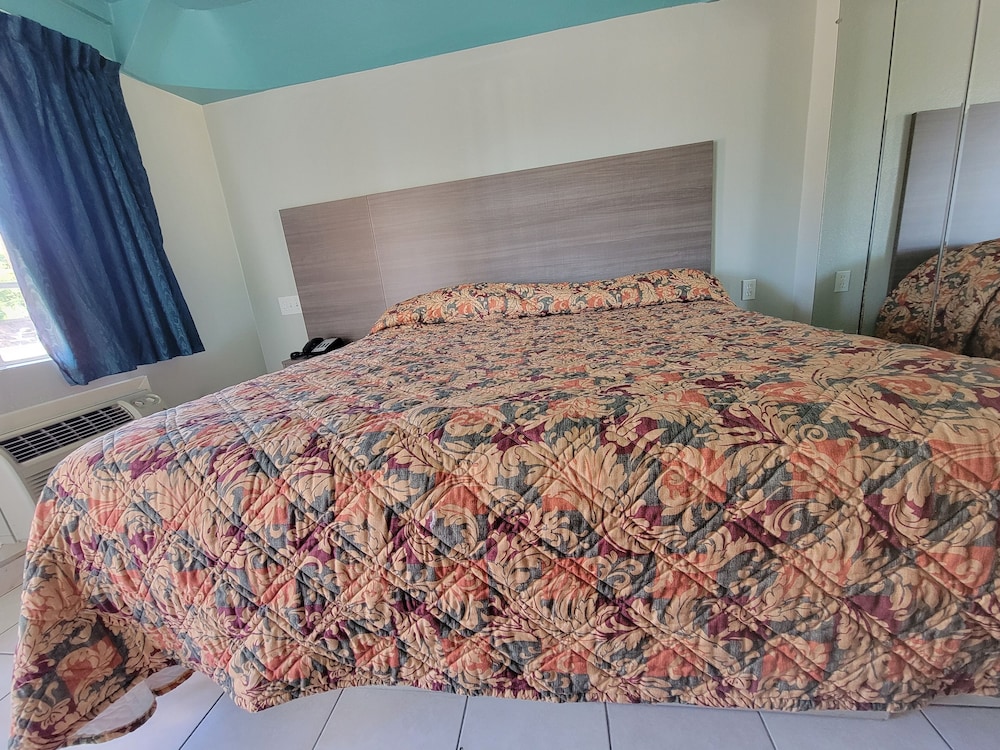 Standard Single Room, 1 Queen Bed - Photo 3