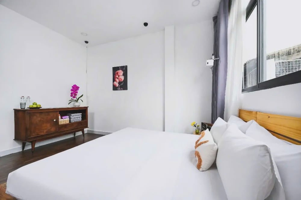 Executive Double Room, 1 Queen Bed, Refrigerator & Microwave, City View
