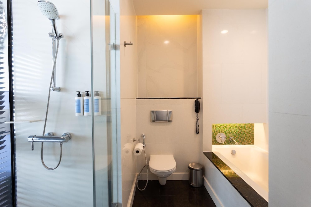 One Bedroom Club Suite King City View thumbnail 5