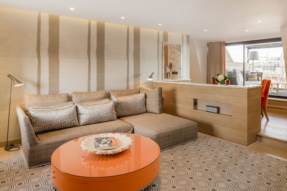 Suite, 1 King Bed, Terrace