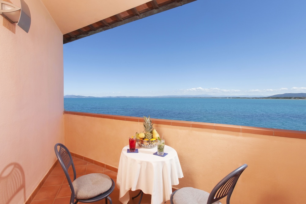 Superior Room, Balcony, Sea View photo 3