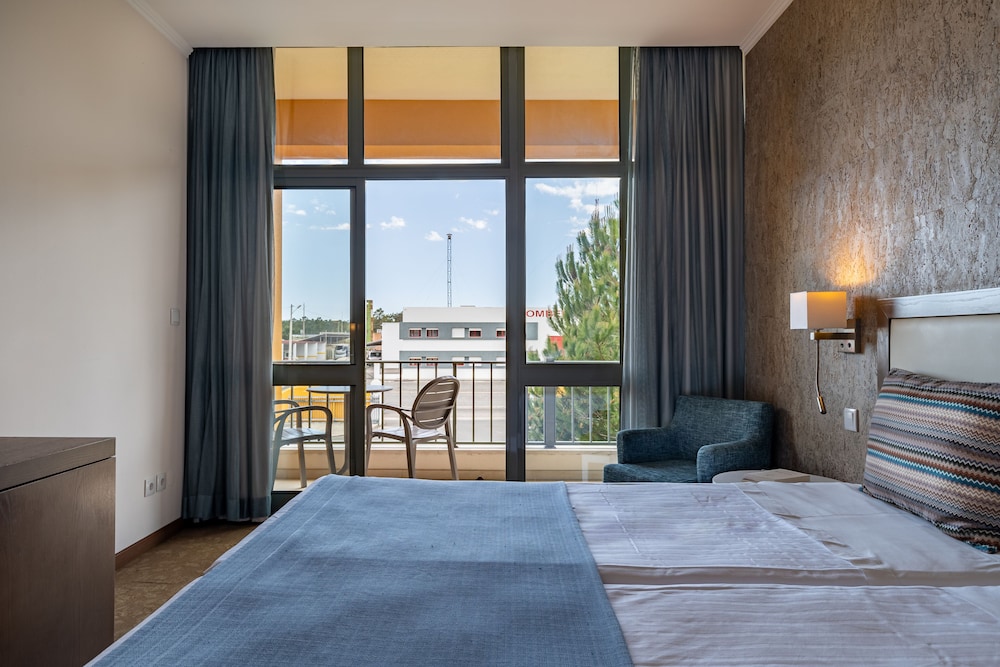 Twin Room - Photo 2