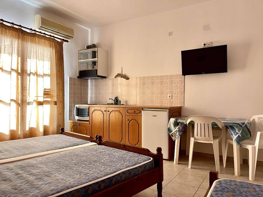 Deluxe Studio, Sea View (for 4) photo 2