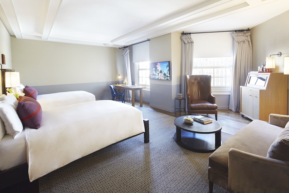 Deluxe Tower Quadruple Room with Two Double Beds and 4 Adults Occupancy (Non Smoking)