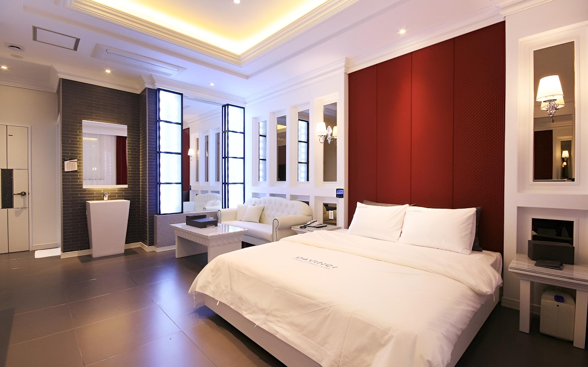 Room (Standard Styler-Breakfast provided) - Photo 2