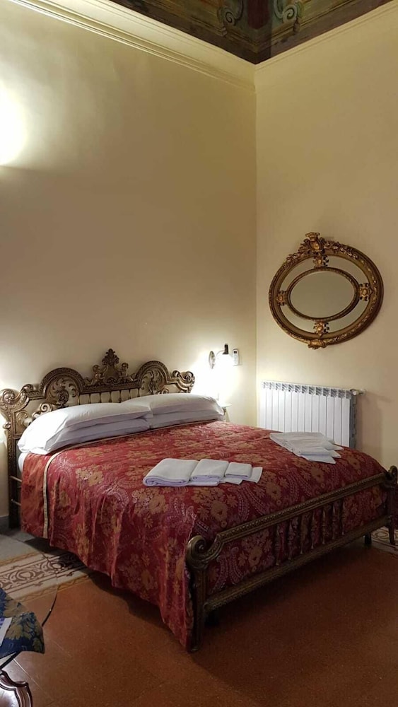 Deluxe Studio Suite (Giovanna la pazza)