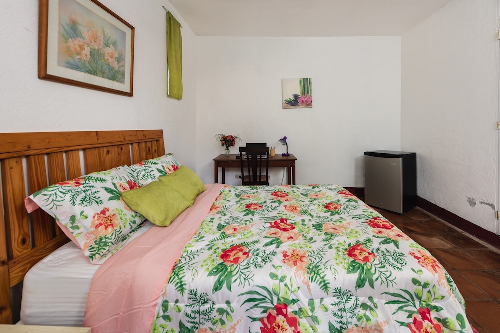 Basic Cabin, 1 Queen Bed, Accessible, Smoking photo 3