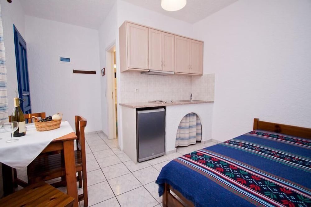 One Bedroom Apartment with Sea View - Photo 5