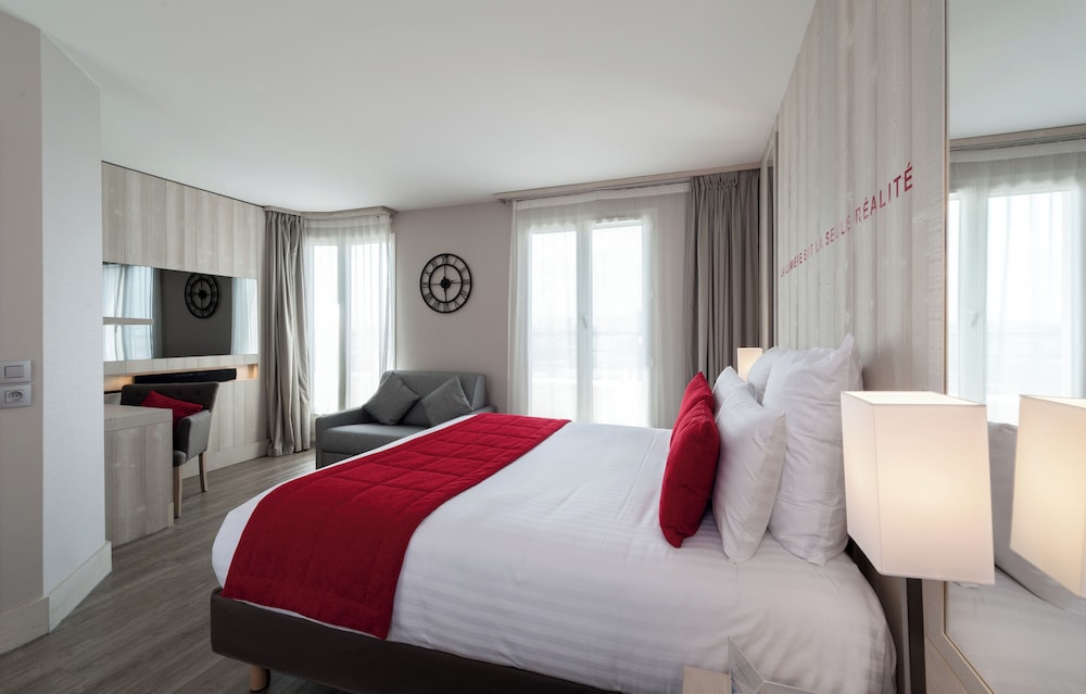 Suite 209 photo 2