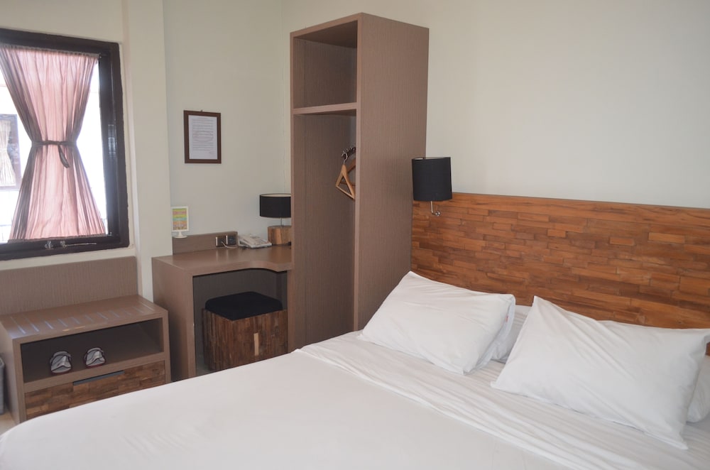 Standard Room, 1 Queen Bed