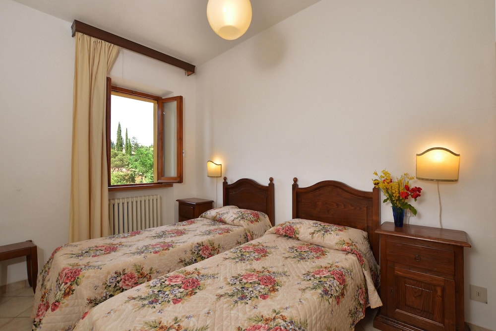 Family Villa, Multiple Bedrooms, Mountainside (Villa Francesca)