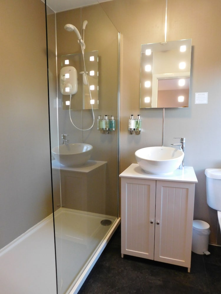 Spacious Double Room, 1 Double Bed with Sofa bed, Garden View photo 2