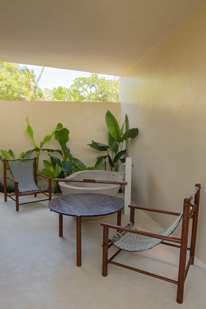 Standard Room, Terrace, Garden View thumbnail 6