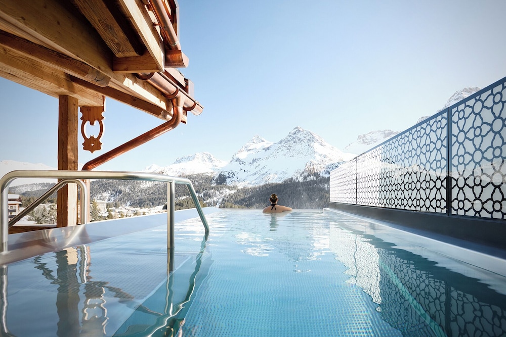 Skypool Chalet photo 1