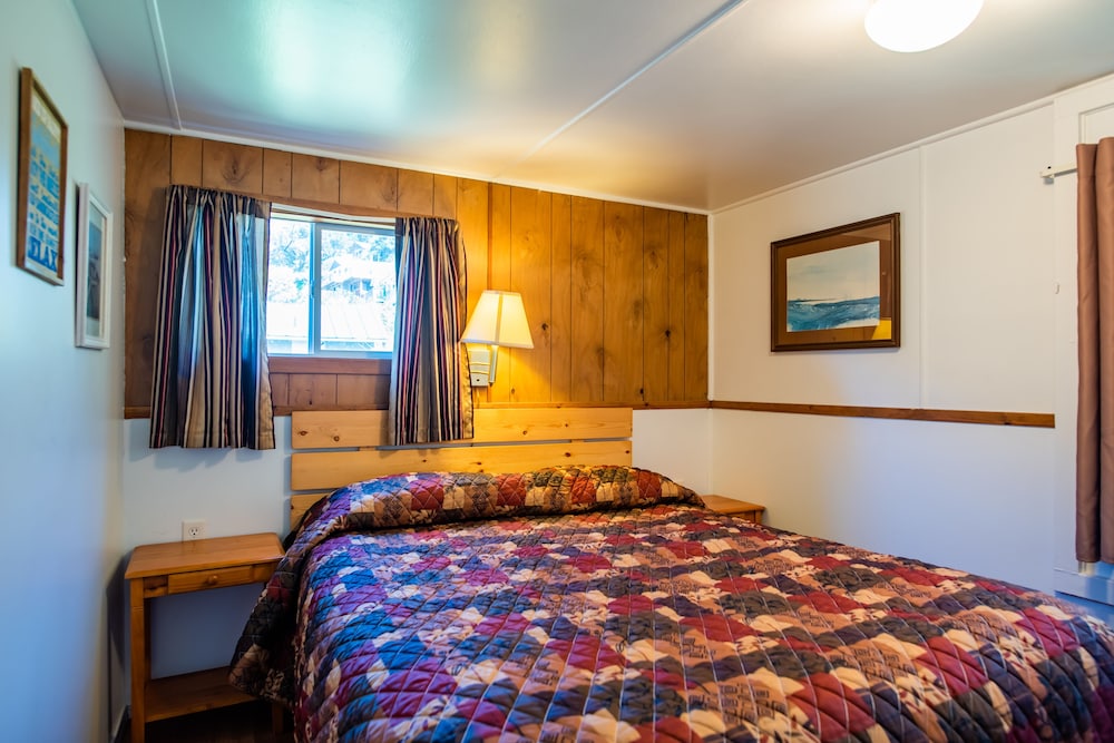 One Bedroom Cabin, Kitchen, Ocean View photo 2