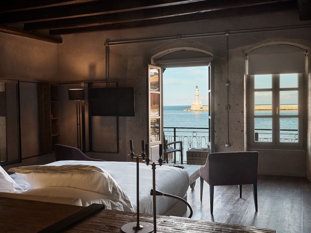 Industrial Suite with sea view photo 2