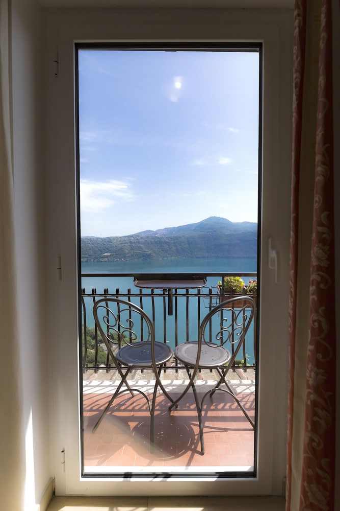 Superior Double Room, Lake View - Photo 11