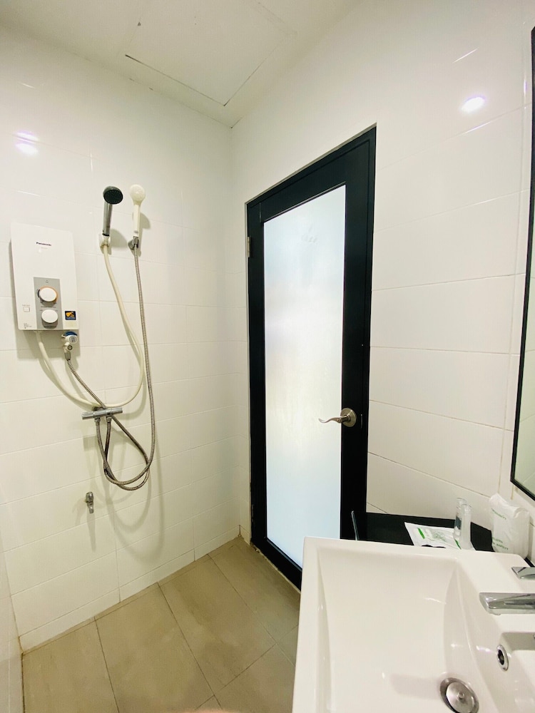 Standard Double Room with Pool Access photo 3