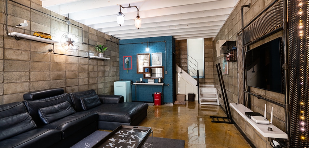 Duplex, 1 Bedroom (Blue Pop) - Photo 1
