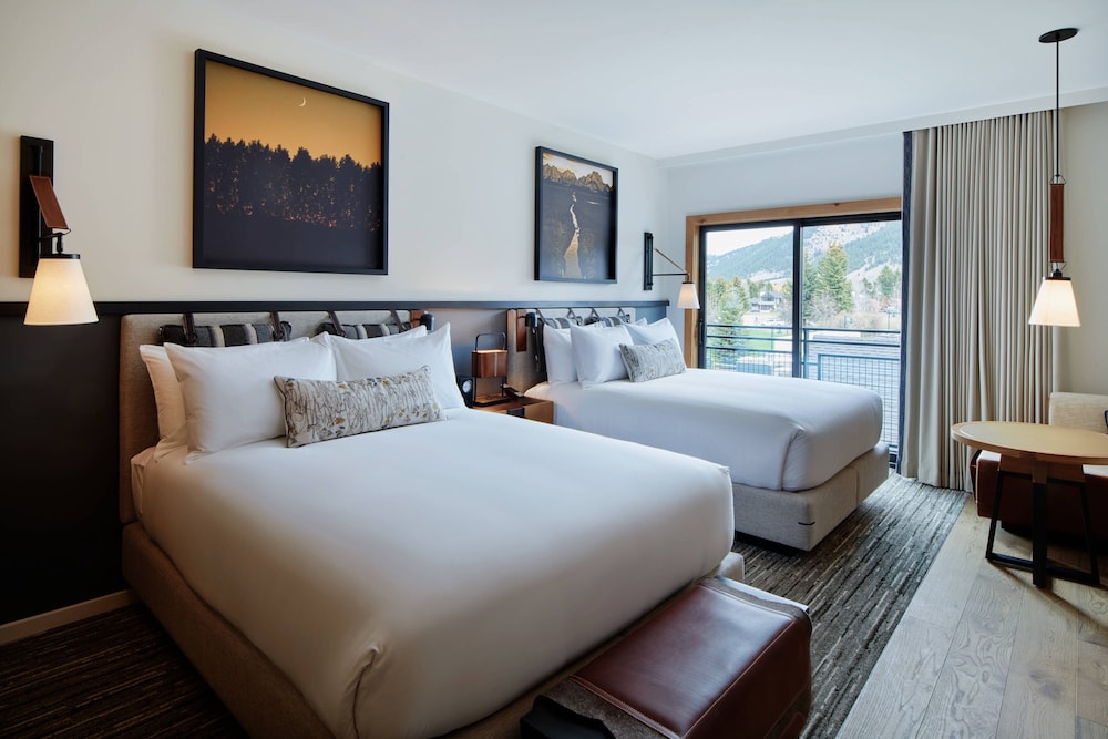 Premier Room, 2 Queen Beds - Photo 6