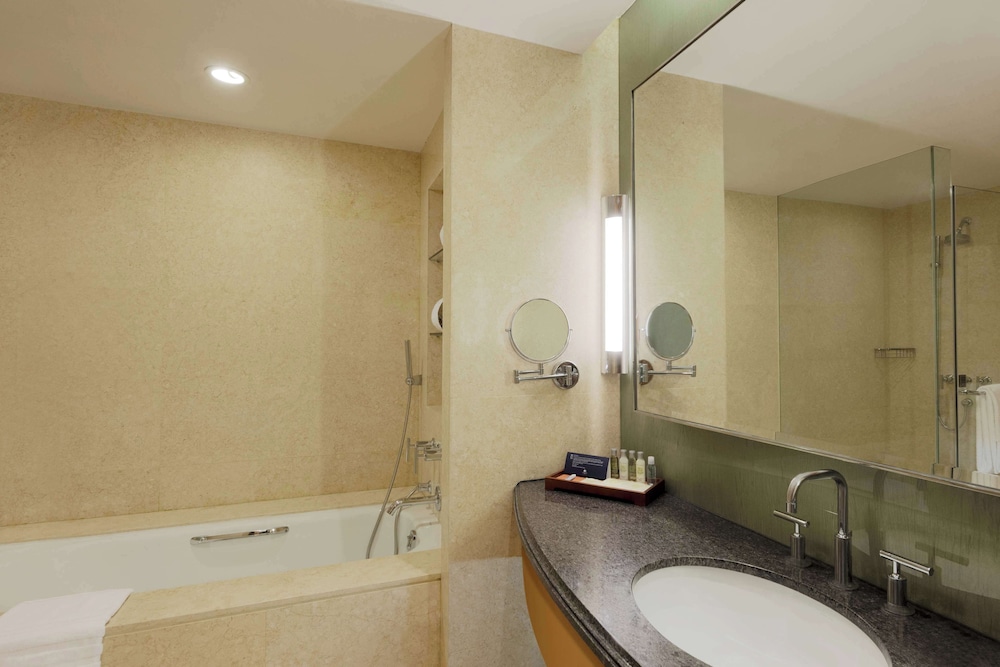 Executive Room, 2 Twin Beds, Club Lounge Access - Photo 5