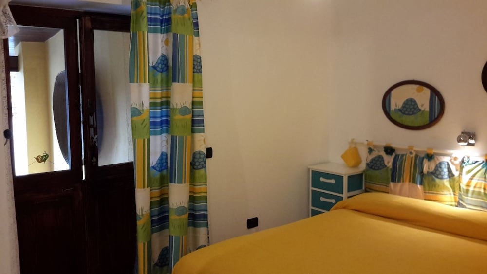 Quadruple Room (No Air Conditioning) photo 1