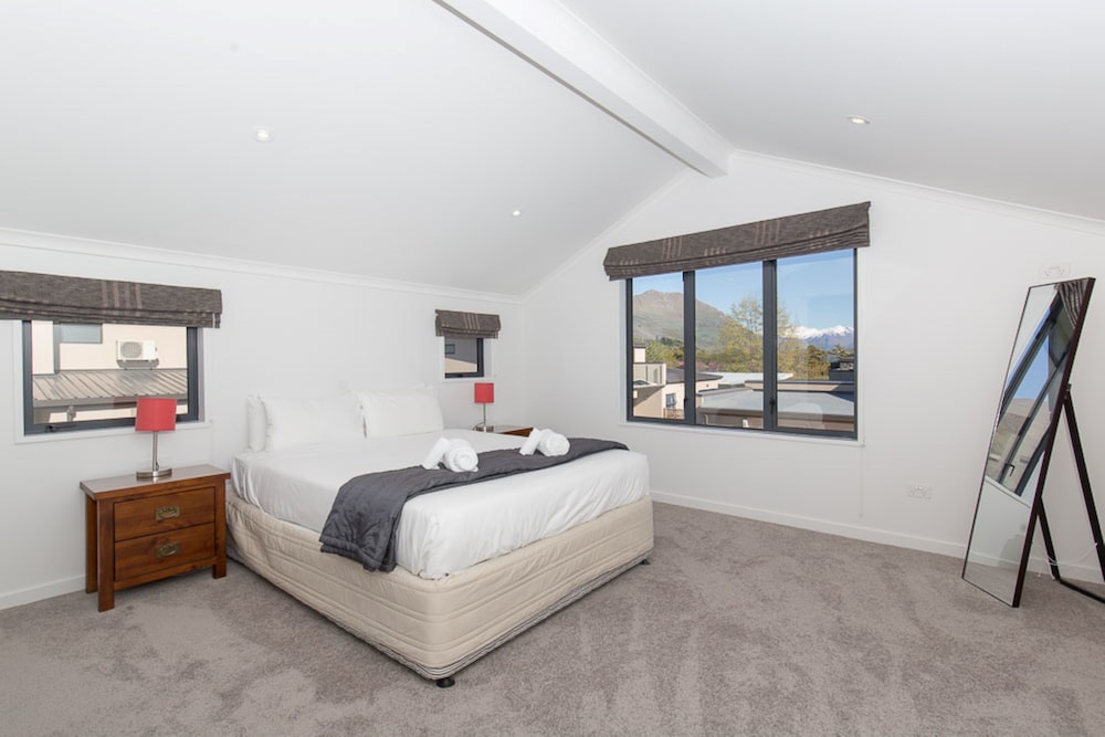 House, 5 Bedrooms, Non Smoking