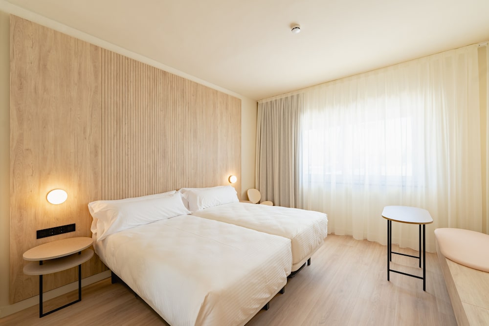 Standard Room (2 persons)