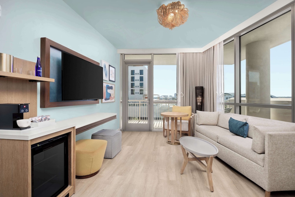 2BR 1K/1Q PARLOR SUITE MOBILITY ACCESS 3X3SHW - Photo 1