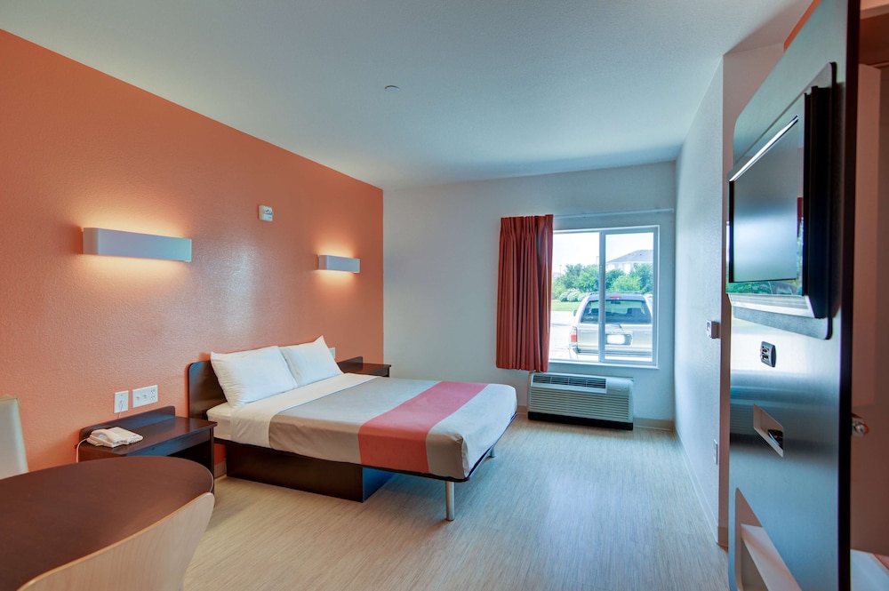 Standard Room, 1 Queen Bed, Accessible, Non Smoking photo 3