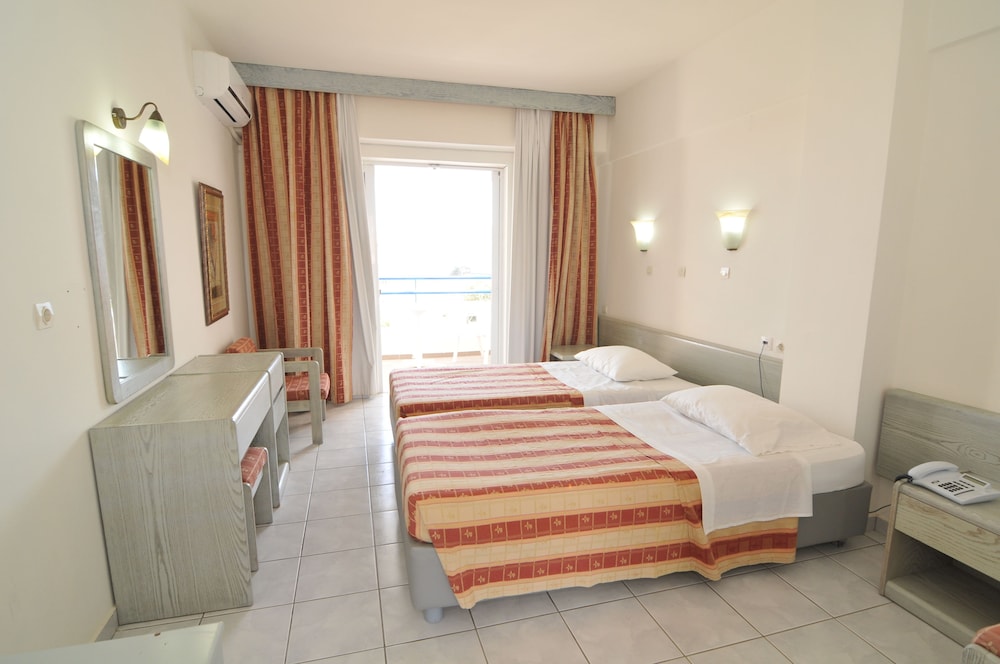 Standard Room photo 2