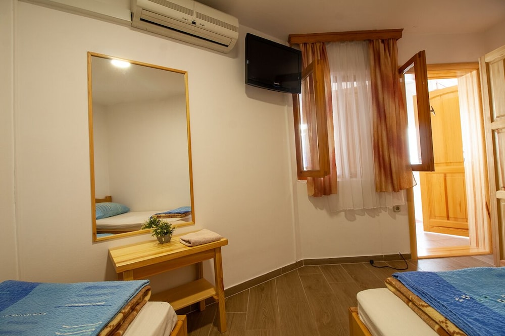 City Double or Twin Room photo 3