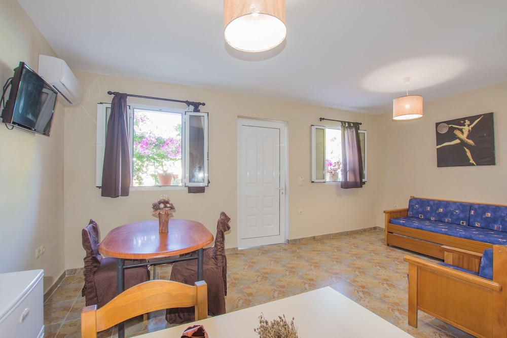 Family Apartment, Pool View, Ground Floor - Photo 1