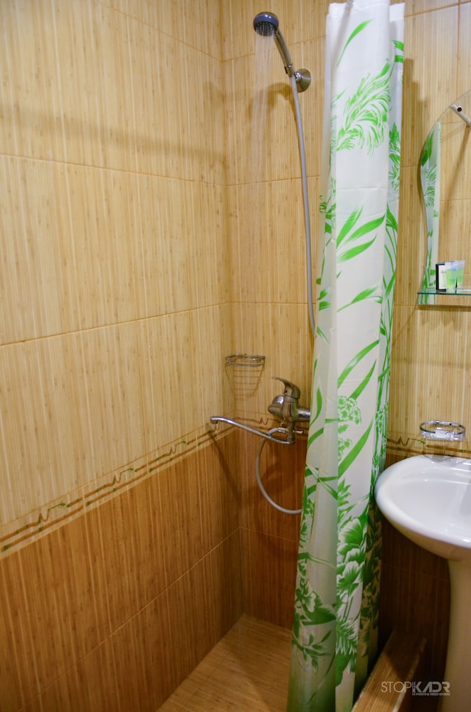 Single Room, Private Bathroom photo 3
