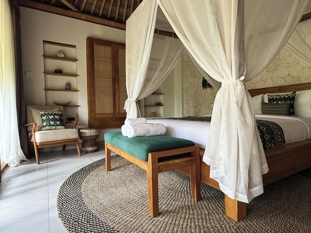 Glamp Villa with Shared Pool