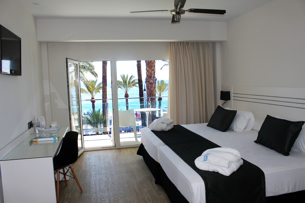 Superior Double Room, Balcony, Sea View photo 3