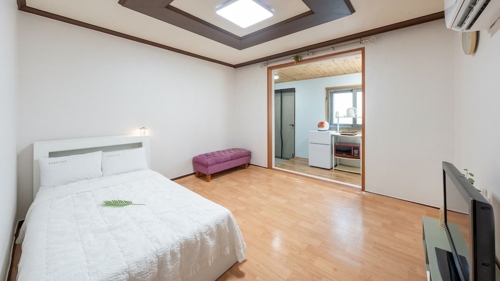 Basic Room, 1 Bedroom (room104) - Photo 1