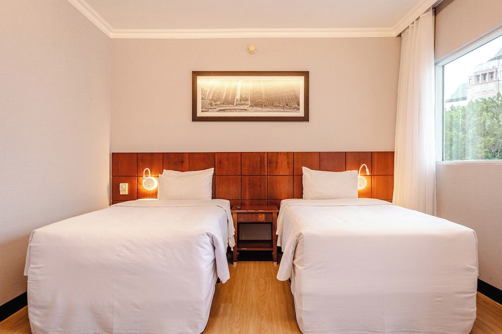 Premier Twin Room - Photo 9