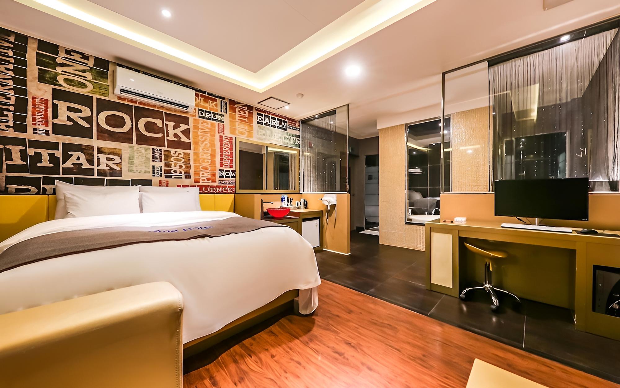 Room (VIP) photo 2