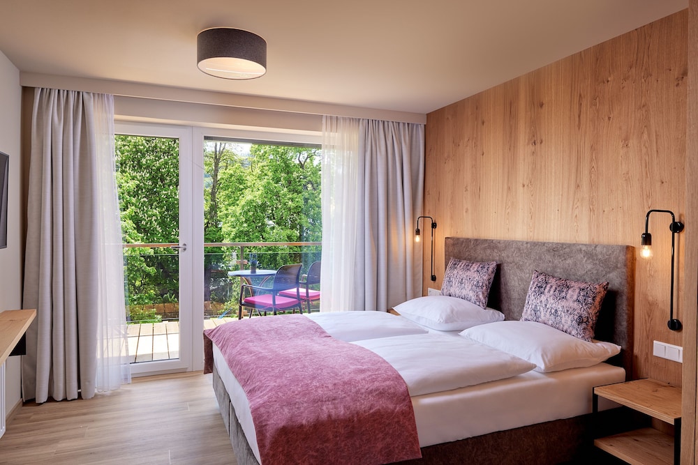 Deluxe Double Room, Balcony, Mountain View photo 3