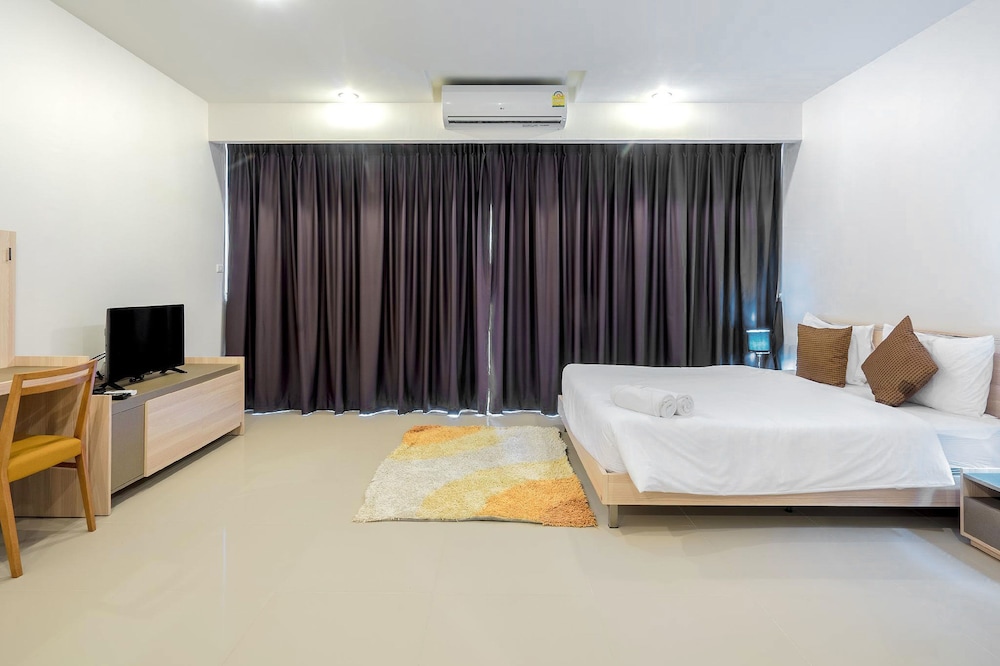 Studio With Balcony - Building 2 photo 3