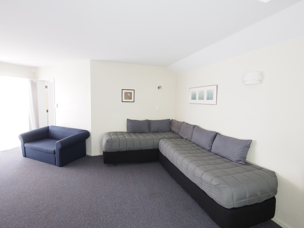 Two Bedroom Access Apartment photo 2