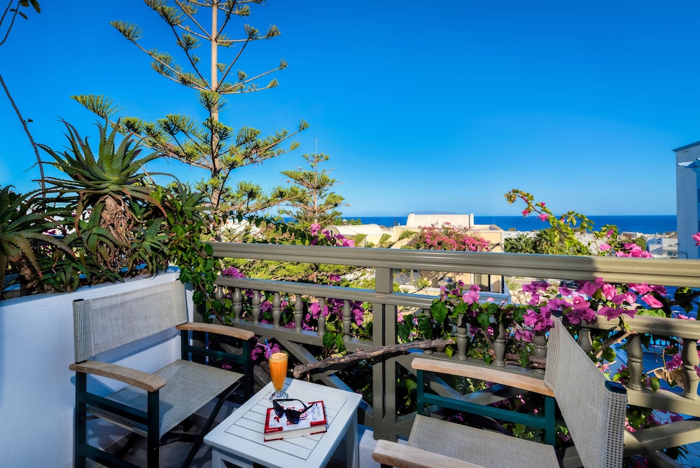 Superior Double Room, 1 Double or 2 Twin Beds, Sea View - Photo 9