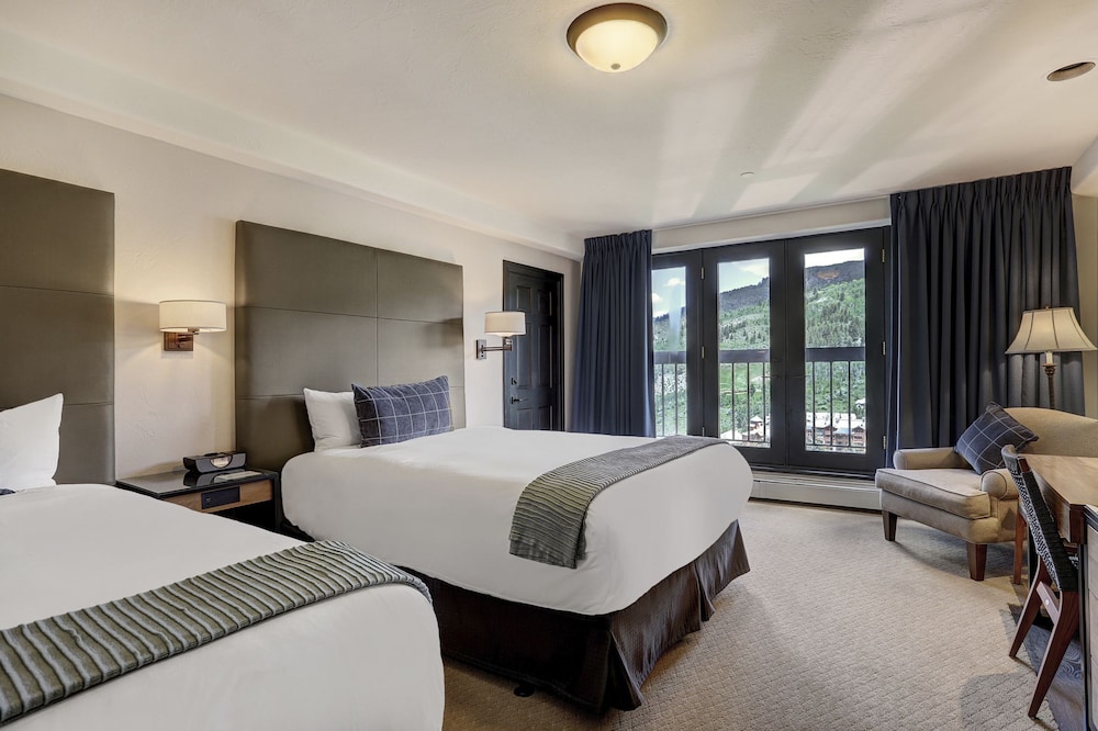 Superior Room, 2 Queen Beds - Photo 2