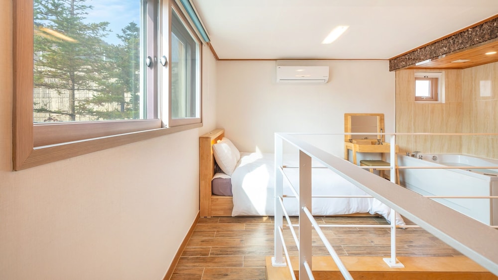 Basic Room, 1 Bedroom (Rosemary(Duplex/Spa)) photo 1