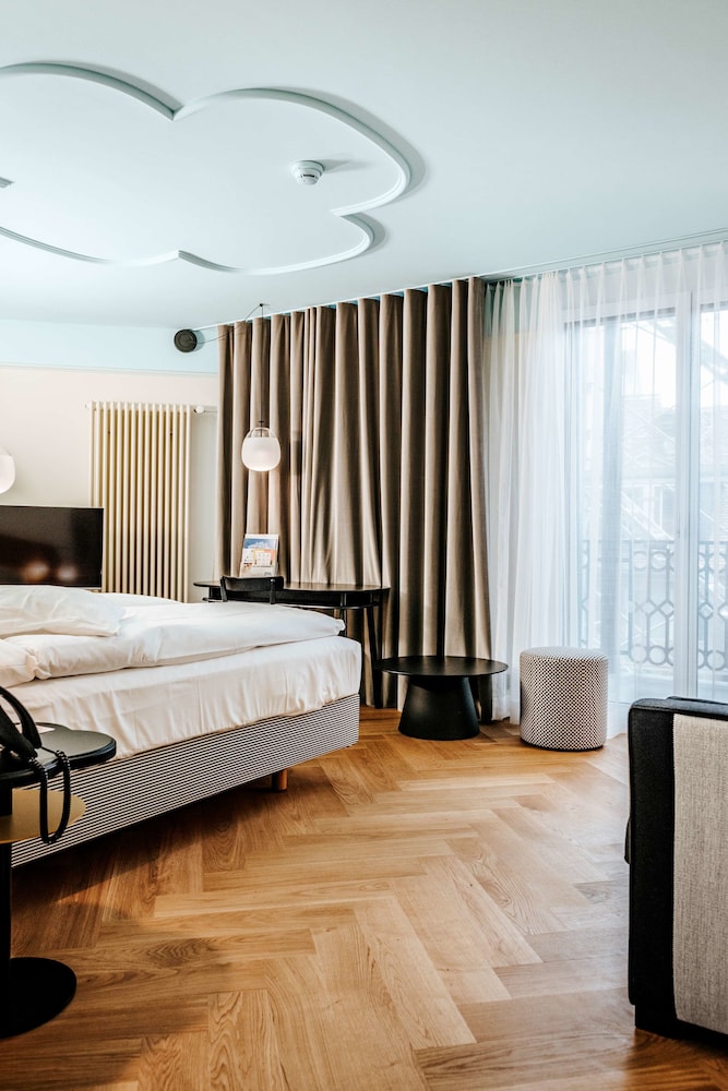 Deluxe Room, 1 Double Bed, Refrigerator (with Sofabed) - Photo 4