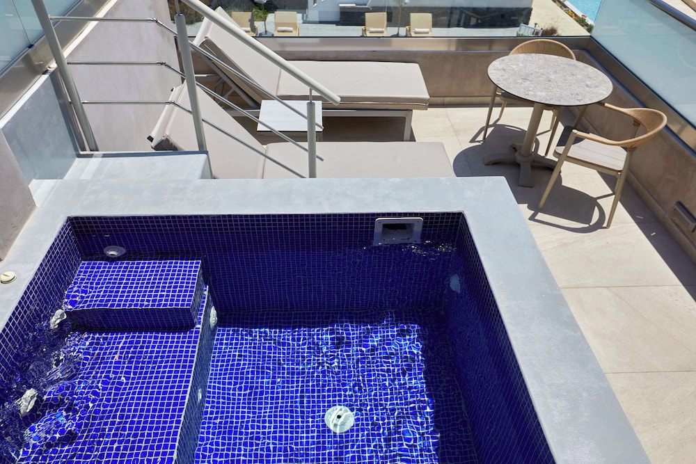 King Guestroom with Private Outdoor Hot Tub
