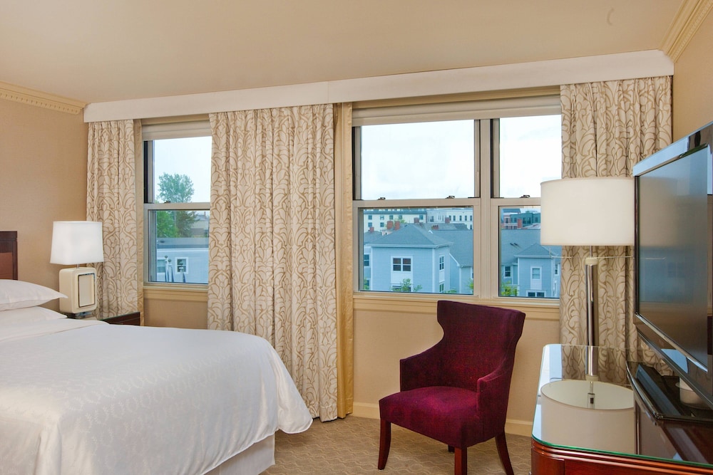 Traditional Room, 2 Queen Beds - Photo 2