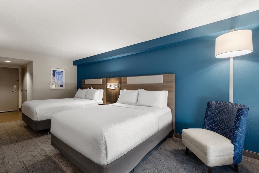 Standard Room, 2 Queen Beds - Photo 2